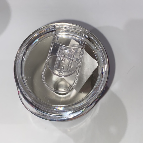 New Lilly Pulitzer INSULATED STEMLESS TUMBLER - Picture 3 of 3